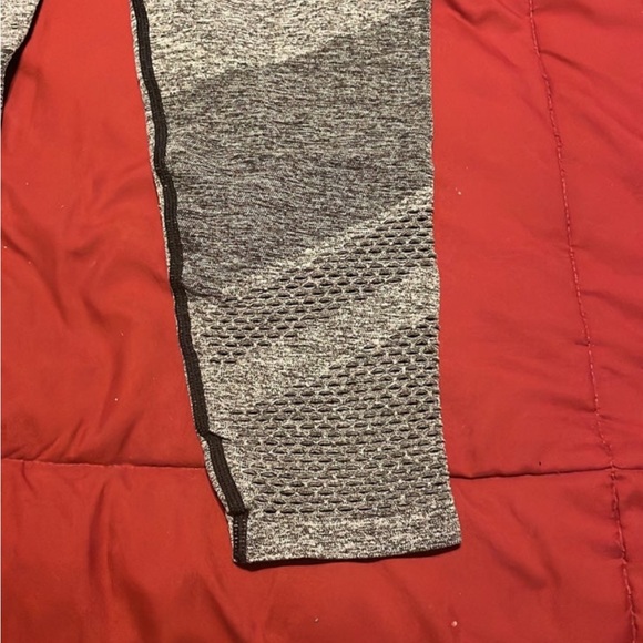 Victoria Secret Seamless Workout Tights - Picture 3 of 7